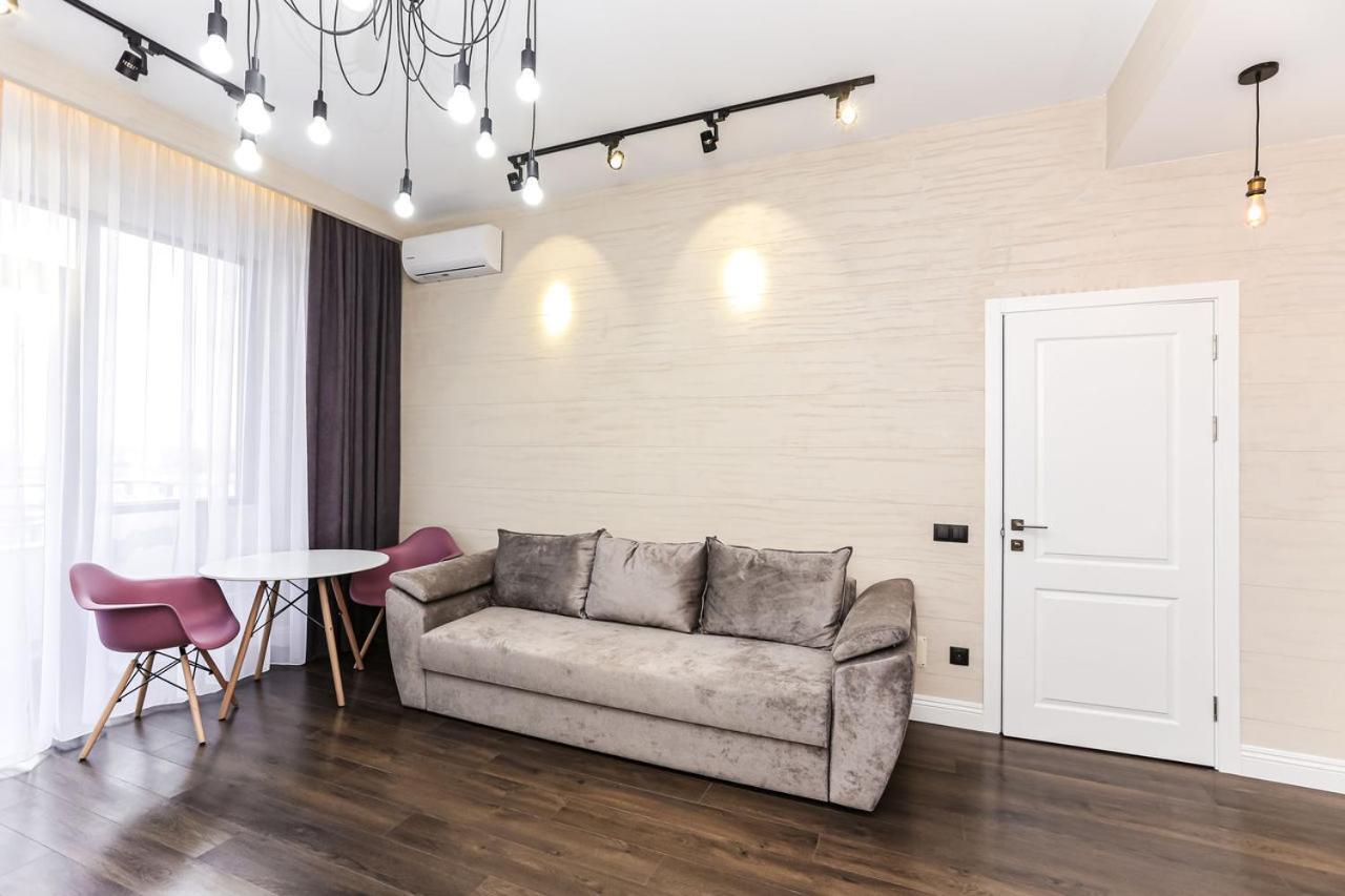Double Skyhouse Exclusive Apartments Chisinau Exterior photo
