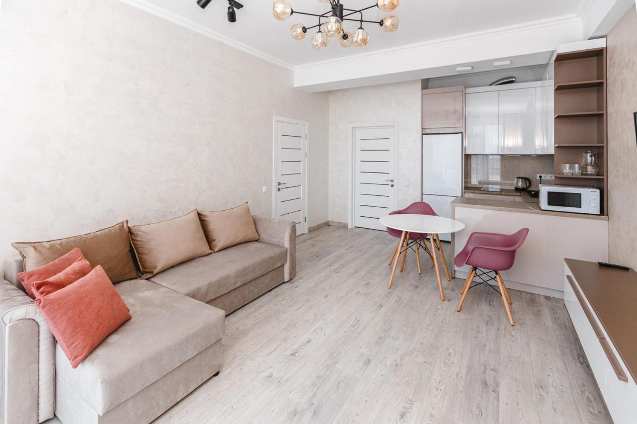 Double Skyhouse Exclusive Apartments Chisinau Exterior photo