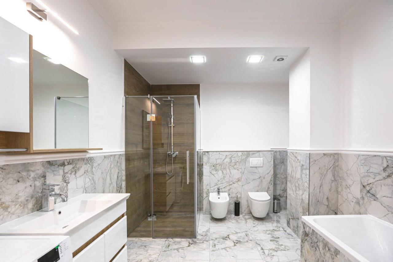 Double Skyhouse Exclusive Apartments Chisinau Exterior photo