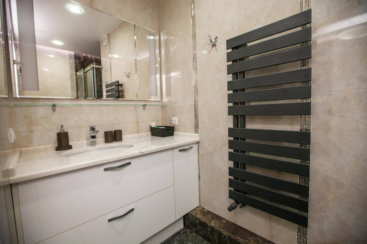 Double Skyhouse Exclusive Apartments Chisinau Exterior photo