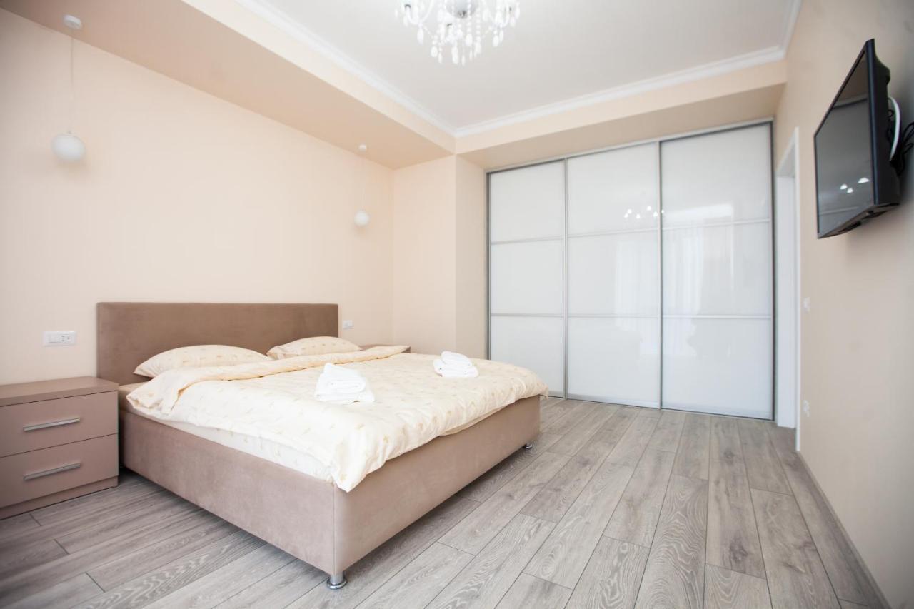 Double Skyhouse Exclusive Apartments Chisinau Exterior photo